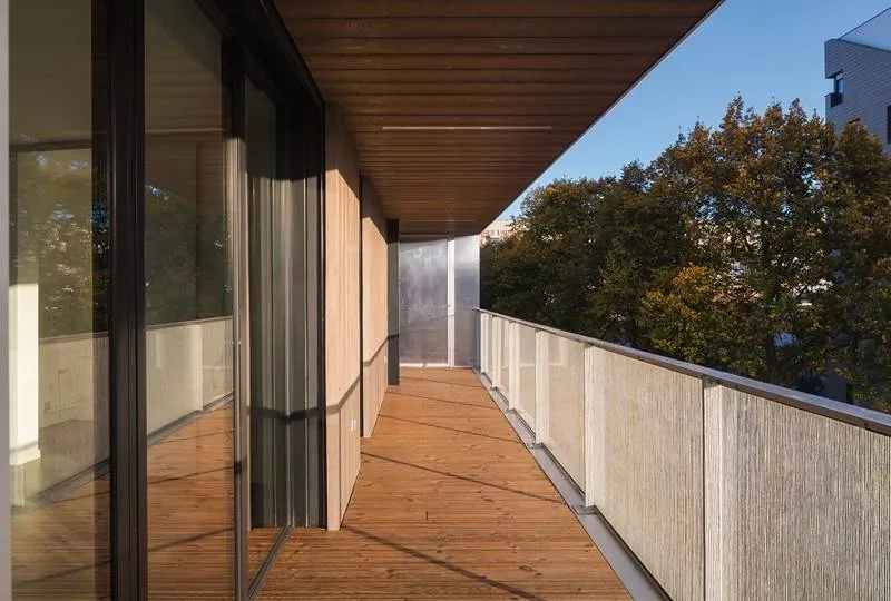 Les balcons offrent de généreuses surfaces extérieures. Les balcons offrent de généreuses surfaces extérieures.